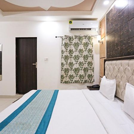 Aero Home Stay- Bed & Breakfast Yeni Delhi Dış mekan fotoğraf