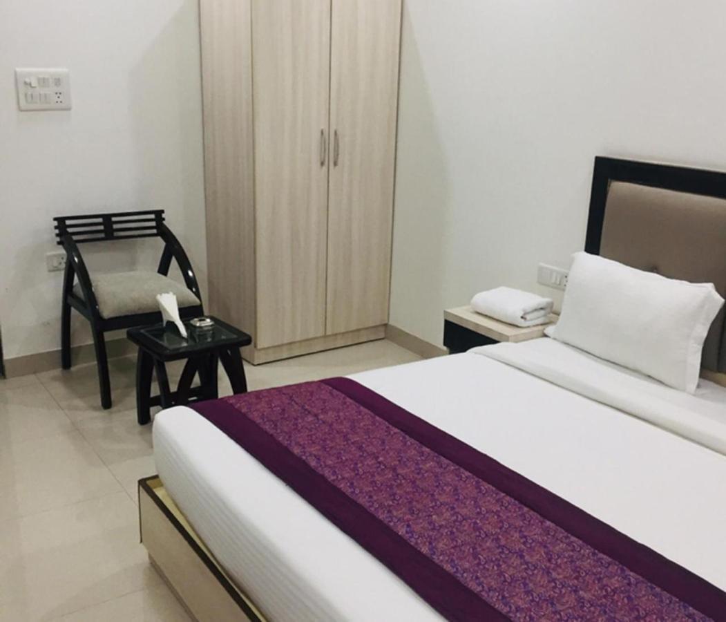 Aero Home Stay- Bed & Breakfast Yeni Delhi Dış mekan fotoğraf