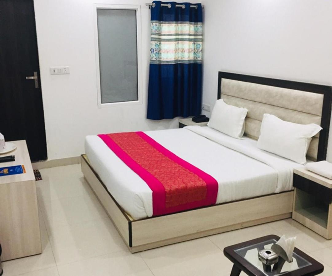 Aero Home Stay- Bed & Breakfast Yeni Delhi Dış mekan fotoğraf