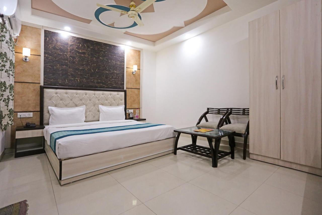 Aero Home Stay- Bed & Breakfast Yeni Delhi Dış mekan fotoğraf