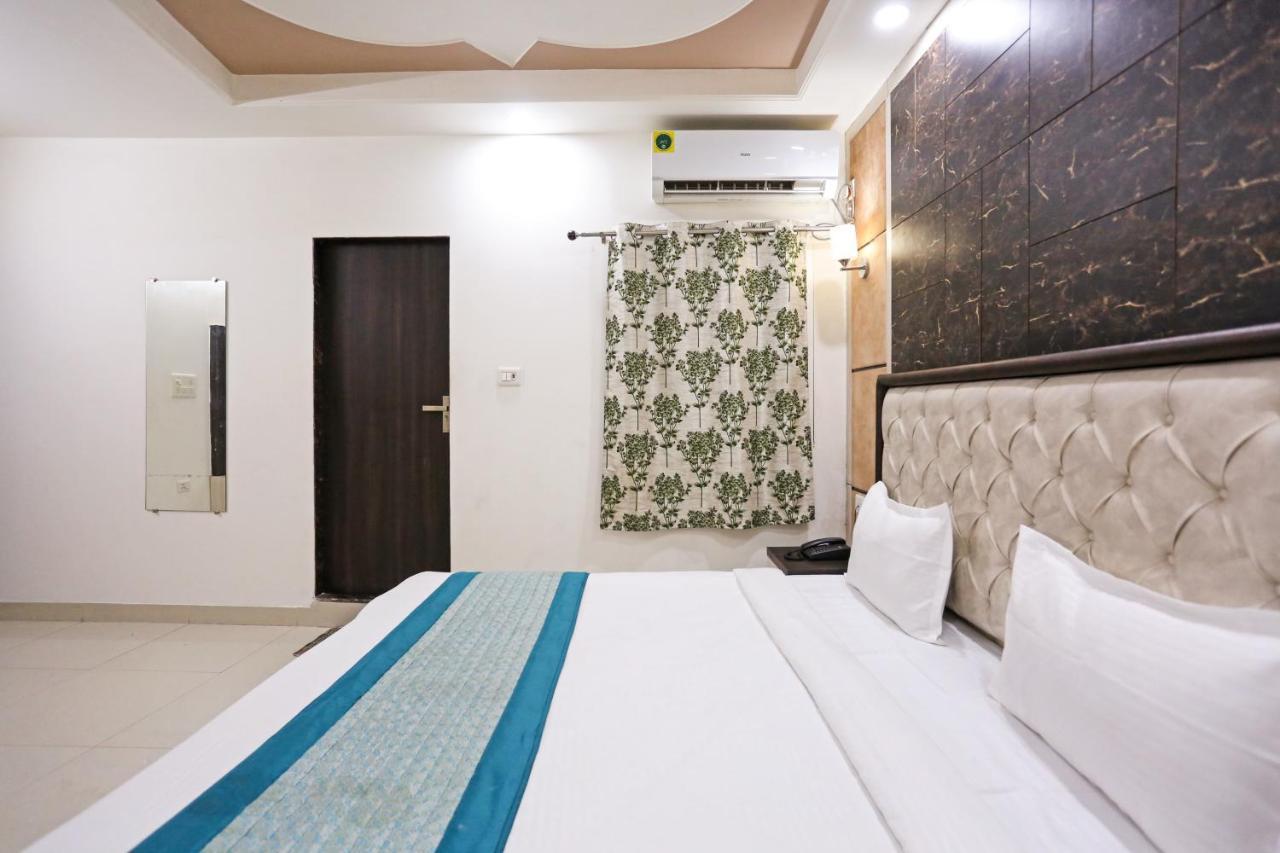 Aero Home Stay- Bed & Breakfast Yeni Delhi Dış mekan fotoğraf