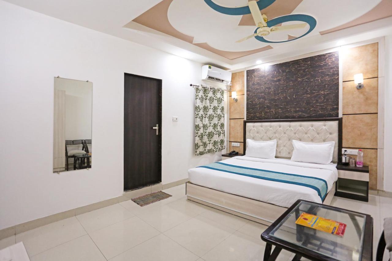 Aero Home Stay- Bed & Breakfast Yeni Delhi Dış mekan fotoğraf